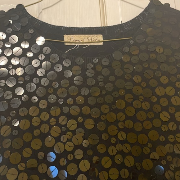Sparkly sequins for a night out. Sweater like material with large sequins. - Picture 2 of 3